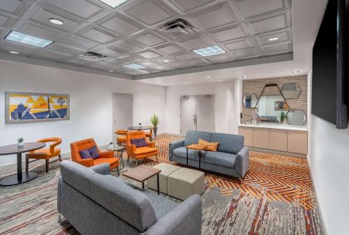 Hilton Garden Inn Scottsdale Old Town Image