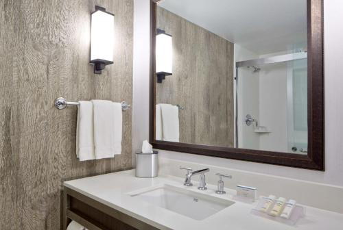 Ванная комната в Hilton Garden Inn Scottsdale Old Town