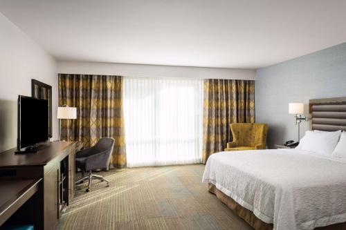 Hampton Inn & Suites by Hilton Seattle/Northgate Image