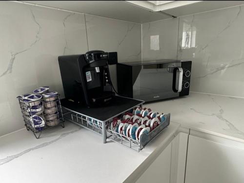 Η κουζίνα ή μικρή κουζίνα στο Entire home in Nottingham for family, friends and contractors