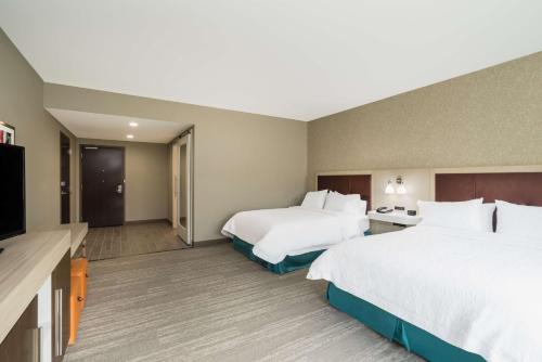 Postel nebo postele na pokoji v ubytování Hampton Inn Newport
