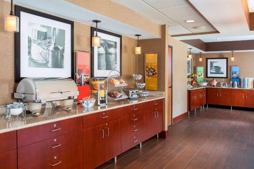 Παροχές για τσάι/καφέ στο Hampton Inn Youngstown/Boardman