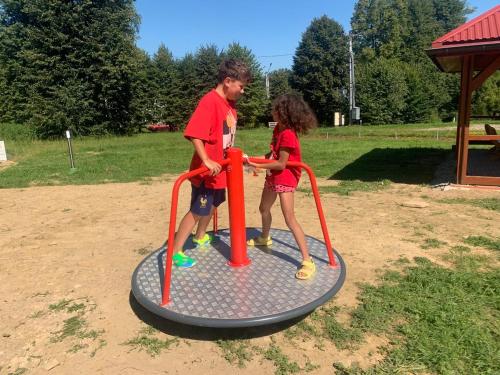 Galería fotográfica de Bungalow Camping Bieska Osada en Solina