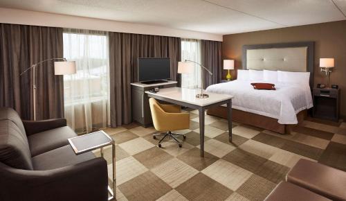 Postel nebo postele na pokoji v ubytování Hampton Inn by Hilton Timmins