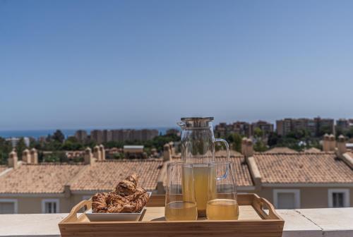 Fotografie z fotogalerie ubytování Townhouse with 3 bedrooms and sea views from the roof terrace v destinaci Torremolinos