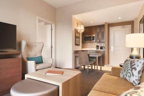 Η κουζίνα ή μικρή κουζίνα στο Homewood Suites by Hilton Calgary Downtown