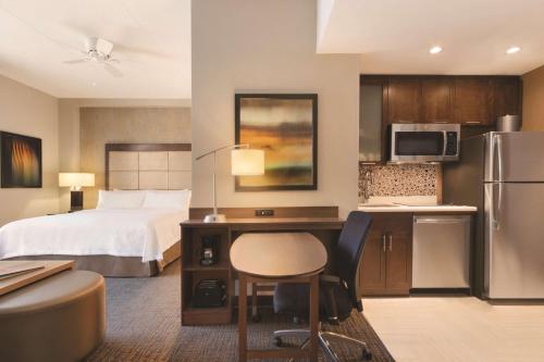 Η κουζίνα ή μικρή κουζίνα στο Homewood Suites by Hilton Calgary Downtown