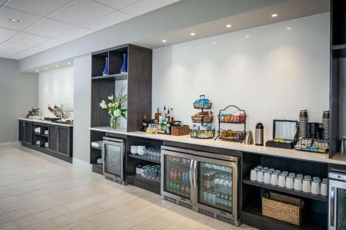 Ποτά στο Hilton Suites Brentwood