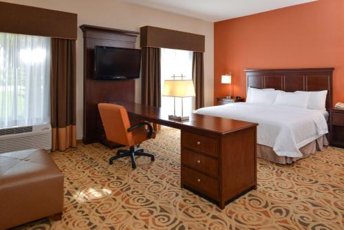 TV a/nebo společenská místnost v ubytování Hampton Inn & Suites - Ocala