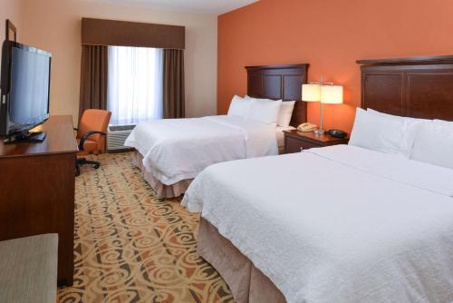 Postel nebo postele na pokoji v ubytování Hampton Inn & Suites - Ocala