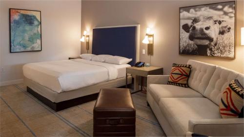 Hilton Austin Airport Image