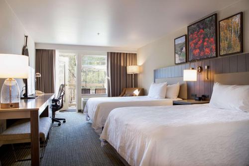 Postel nebo postele na pokoji v ubytování Hilton Garden Inn Boise / Eagle
