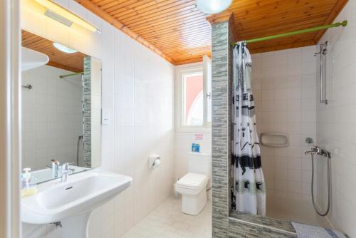 Kylpyhuone majoituspaikassa Bougainvillea