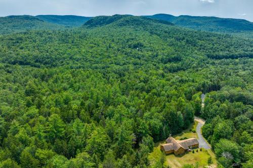 Φωτογραφία από το άλμπουμ του Pet-Friendly Conway Cabin about 5 to Campton Mountain! σε Thornton