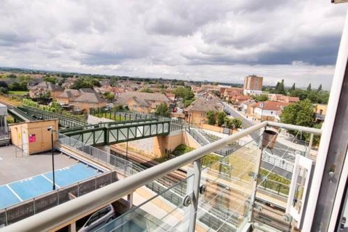 BookApartments.CoHeathrow - Top Apartment Skyline views