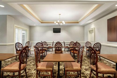 Et tv og/eller underholdning på Hampton Inn & Suites Outer Banks/Corolla