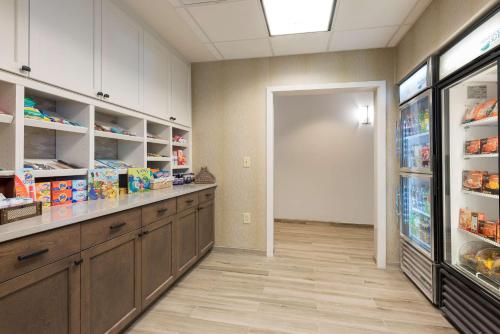 Η κουζίνα ή μικρή κουζίνα στο Homewood Suites by Hilton Bloomington