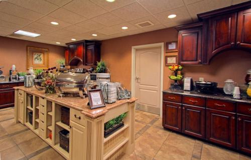 Η κουζίνα ή μικρή κουζίνα στο Homewood Suites by Hilton Bloomington