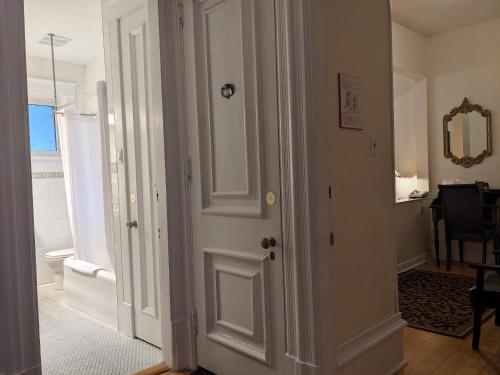 Imagem da galeria de McGee's Inn em Ottawa