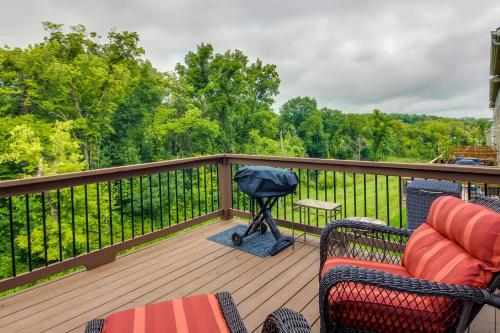A balcony or terrace at Parkville Vacation Rental Near Creekside Complex!