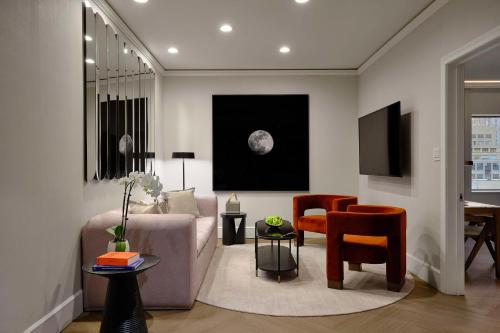 Gallery image of Vogue Hotel Montreal Downtown, Curio Collection by Hilton in Montréal