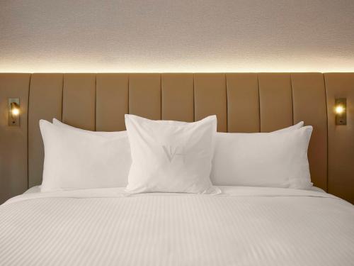 Gallery image of Vogue Hotel Montreal Downtown, Curio Collection by Hilton in Montréal