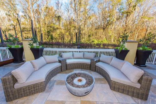 Area soggiorno di DoubleTree by Hilton North Charleston - Convention Center