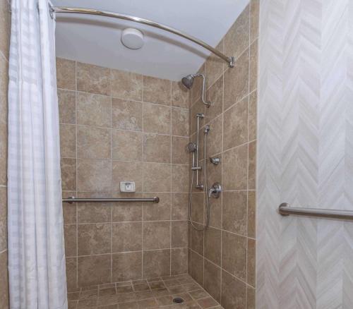 Bagno di DoubleTree by Hilton North Charleston - Convention Center