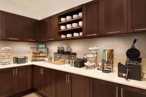 Η κουζίνα ή μικρή κουζίνα στο Homewood Suites by Hilton Frederick