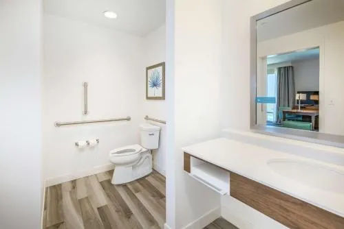 Hampton Inn & Suites Panama City Beach-Beachfront photo 29