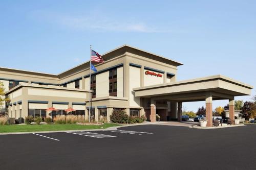 a rendering of the front of a hotel at Hampton Inn Milwaukee Brookfield in Brookfield