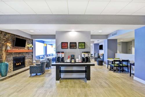 Dapur atau dapur kecil di Hampton Inn Sayre