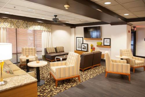 Area soggiorno di Hampton Inn Pensacola-Airport