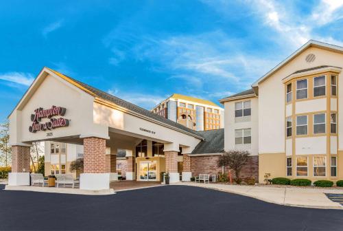 a rendering of the front of a hotel at Hampton Inn & Suites Chicago-Hoffman Estates in Hoffman Estates