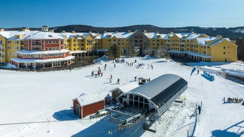 Jackson Gore Village on Okemo Mountain semasa musim sejuk