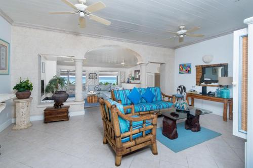  Belair by Blue Sky Luxury -  Room  picture :   Tea/Coffee maker    Internet facilities    Shower                           