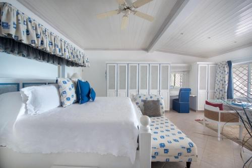  Belair by Blue Sky Luxury -  Room  picture :   Tea/Coffee maker    Internet facilities    Shower                           