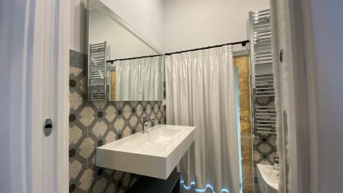 Koupelna v ubytování Lanterne Magiche Ortigia Suites