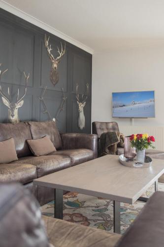 Posezení v ubytování THE SUITE Winterberg Deluxe - Exklusive Ausstattung, Bestlage zwischen Skikarussell und Marktplatz, eigener Garten, Ski- und Fahrradraum, ruhige Südausrichtung, WLAN, hundefreundlich