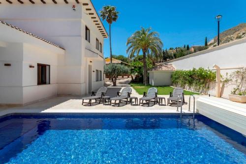Villa Irene, Large First Line Villa wíth amazing sea- and coast views and large private swimming pool!