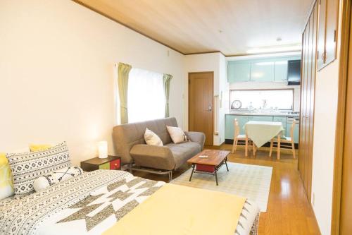 Direct to Namba Warm family House 4ppl Near Donki LIUBJ3