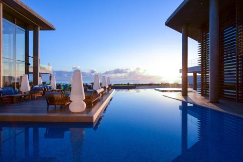 Kolam renang di atau dekat dengan Nana Princess Suites Villas & Spa