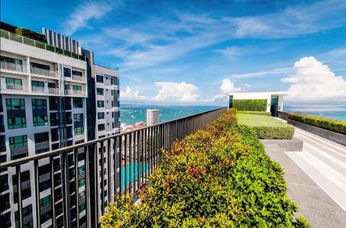 Fotografie z fotogalerie ubytování Central Pattaya with Infinity Pool, Near The Beach v destinaci Pattaya Central