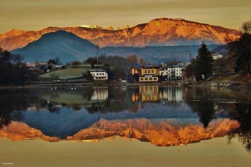 Aurora al Lago