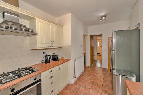 Dapur atau dapur kecil di Finest Retreats - DeBarnes House