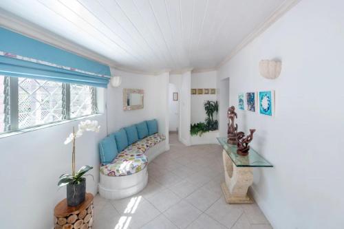  Belair by Blue Sky Luxury -  Room  picture :   Tea/Coffee maker    Internet facilities    Shower                           