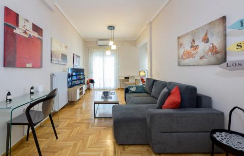 Cosy 2BR flat near Ampelokipoi station & hospitals