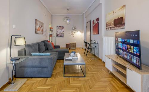 Cosy 2BR flat near Ampelokipoi station & hospitals