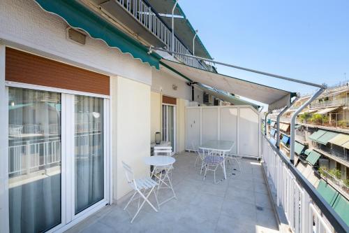 Cosy 2BR flat near Ampelokipoi station & hospitals