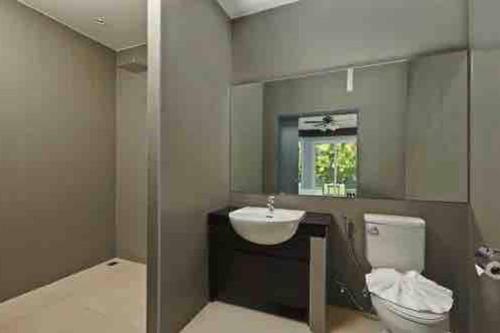 Koupelna v ubytování Private 5 bedroom pool villa in Kamala Beach